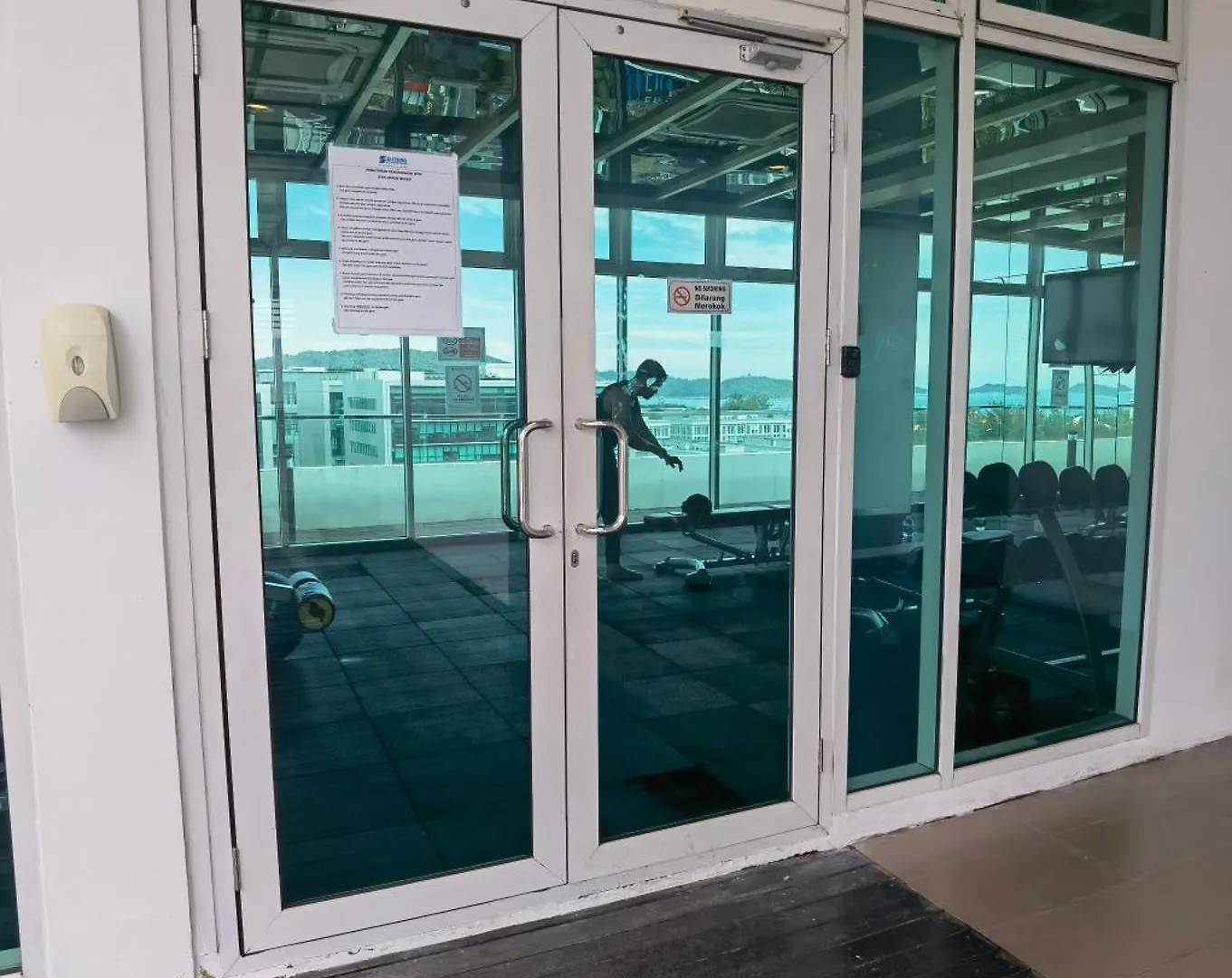 Sutera Avenue Near Gleaneagle Kk King Bed Apartment Kota Kinabalu Malaysia